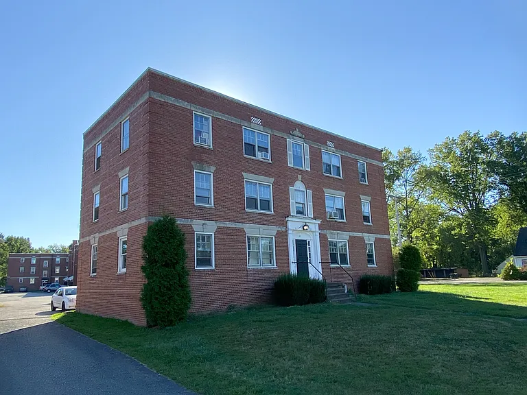 2661 South St SE #J — Photo 24