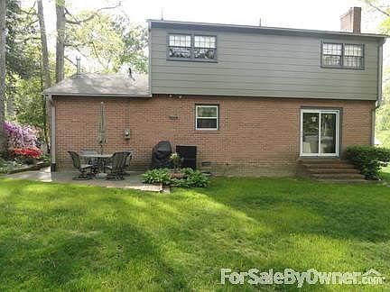 3rd image of 205 John Pinckney Ln