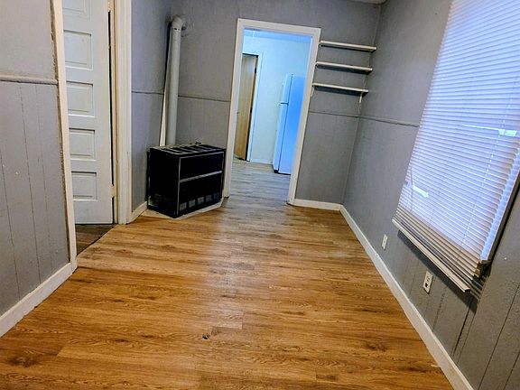 5th image of 318 1/2 E 5th Ave