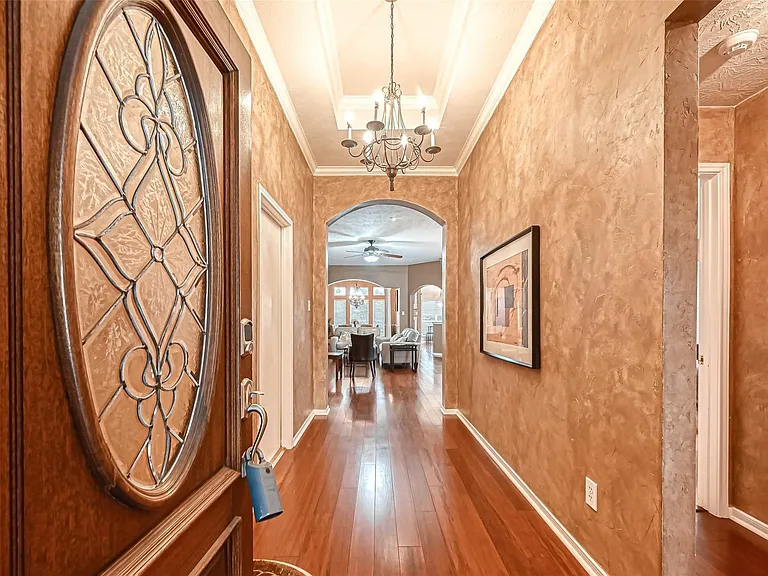 5213 Cottonwood Creek Ln — Photo 3