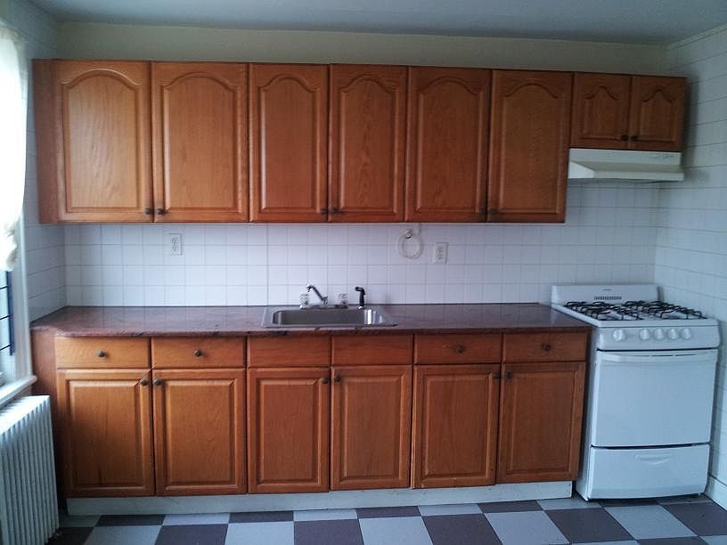 Large eating Kitchen