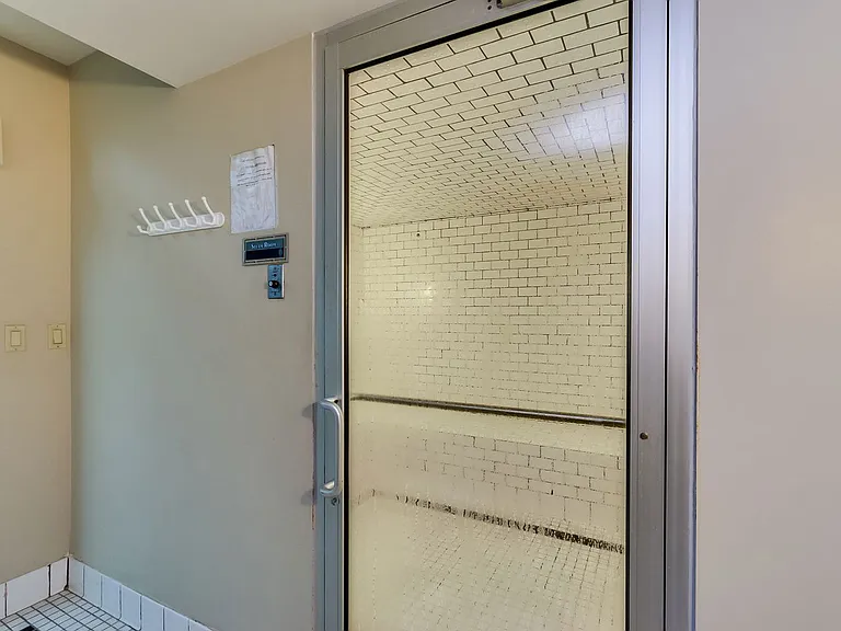 114 W Adams St #610 — Photo 34