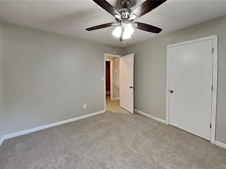 4094 Maxanne Dr NW — Photo 16