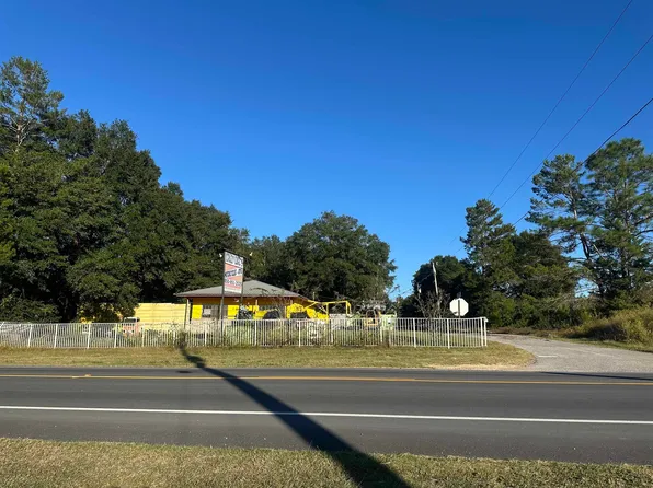 59 Nina St, Defuniak Springs, FL 32433