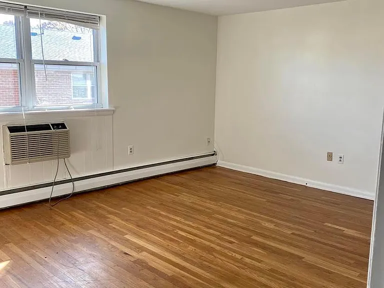 108 Oakland Ave #B — Photo 6