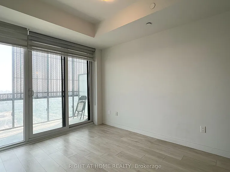8 Eglinton Ave E #5001 — Photo 9