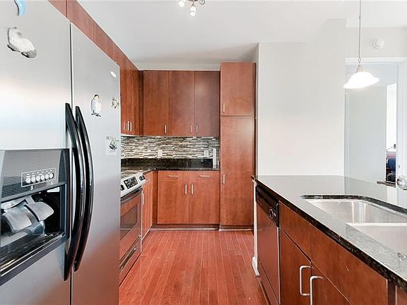 5th image of 711 Cosmopolitan Dr #417