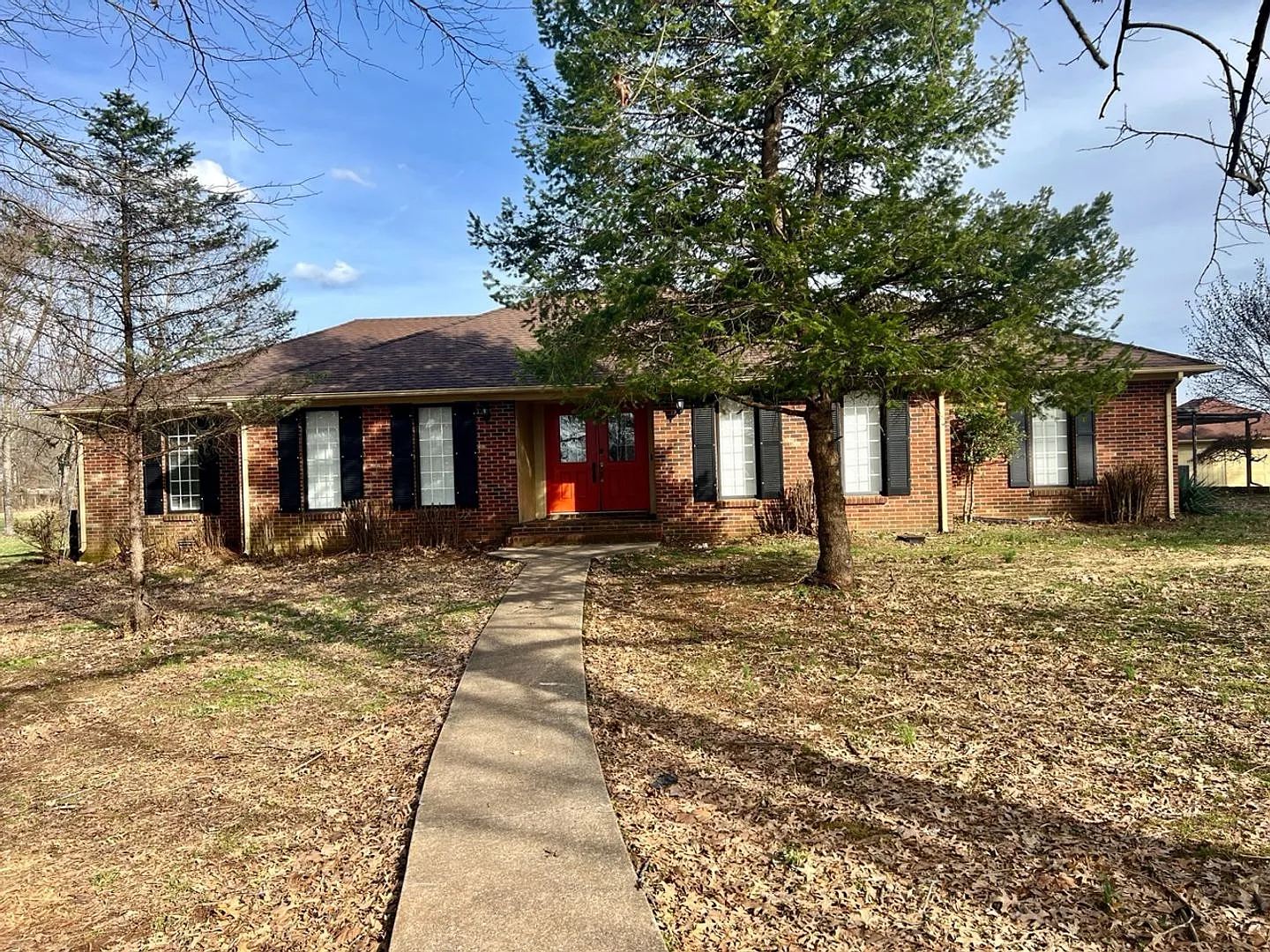 Country Living in the City*4 Bedrooms*Some Acreage Mowing included — Photo 4