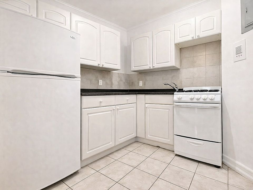 2nd image of 418 E 89th St APT 5C