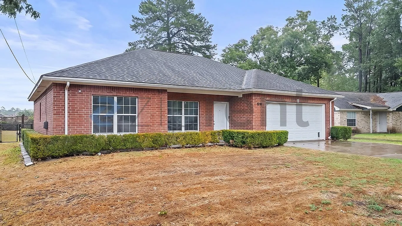 3 bed, 1345 sqft, $1,650 — Photo 1