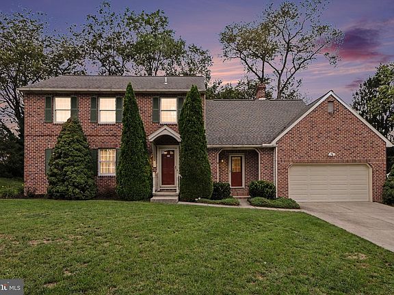 2nd image of 28 Paddock Ln