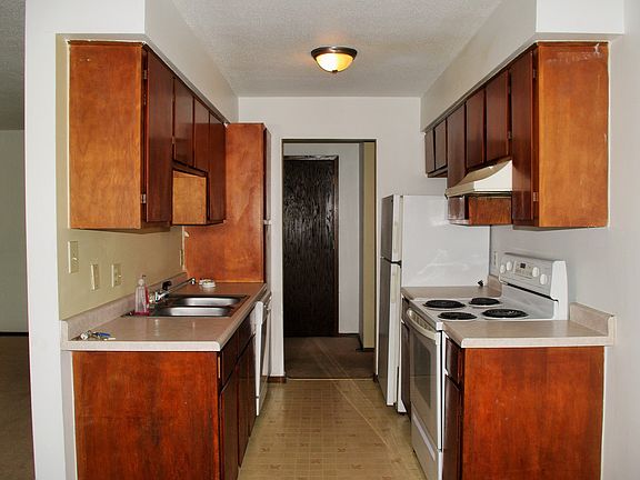 5th image of 795 6th St E APT 204