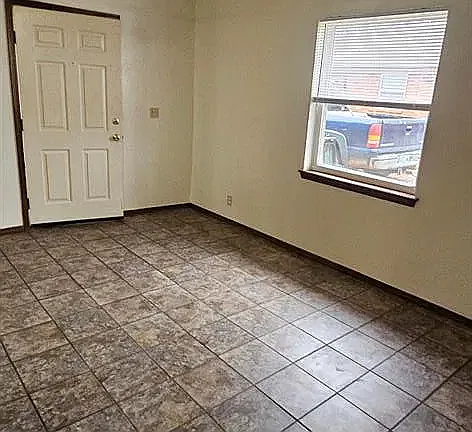 2 bed, 760 sqft, $800 — Photo 2