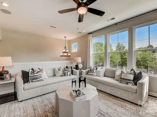 5047 Sunnybrae Pl, Charlotte, NC 28262