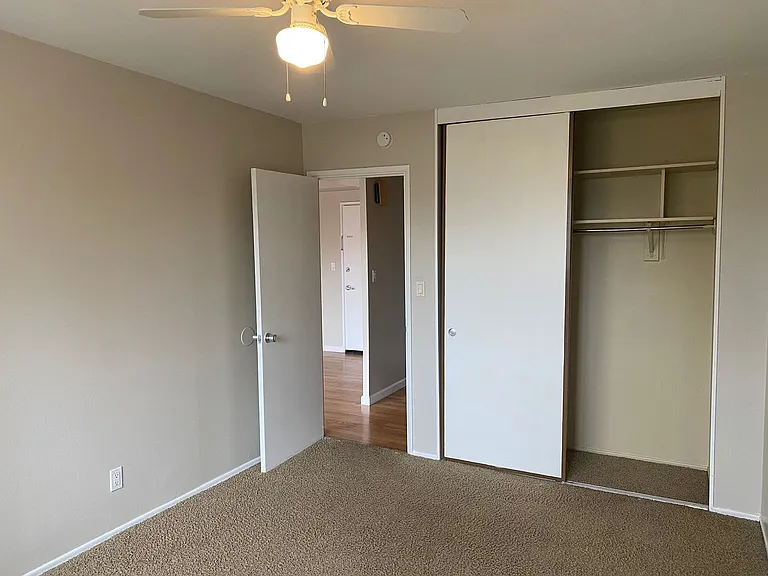 2020 Building — Photo 44