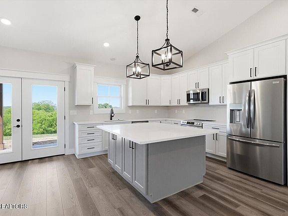 5th image of 4 Stone Ln