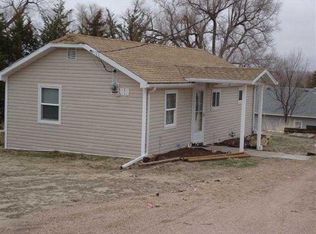 612 Nebraska Ave, Stratton, NE 69043