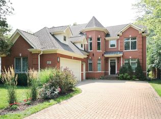 425 36th St, Downers Grove, IL 60515