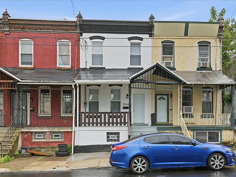 1924 W Westmoreland St — Photo 1