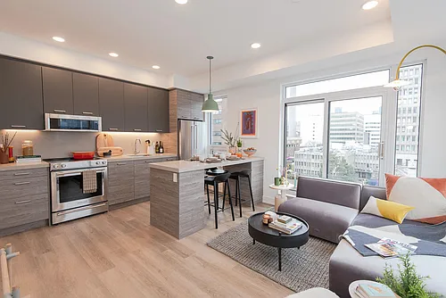 484 Spadina Ave Photo 1