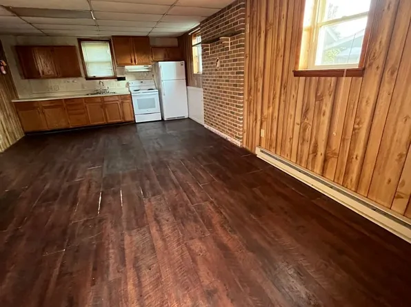 122 Maple St, Howard, PA 16841