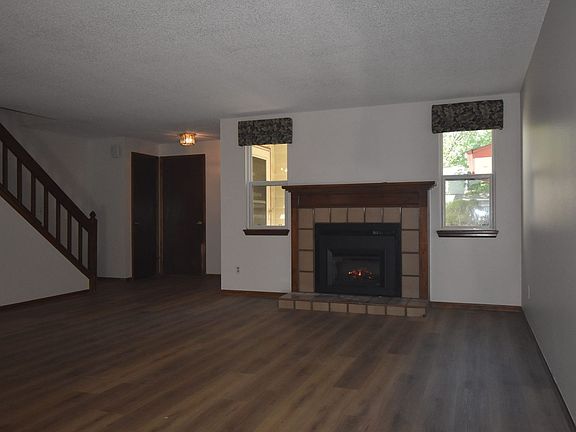4th image of 1213 Baker St
