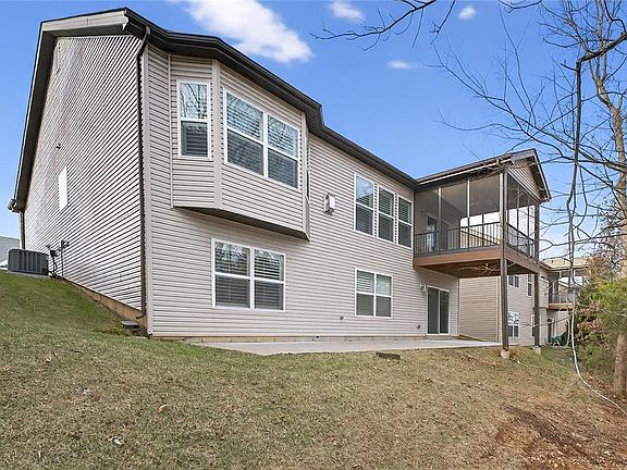 2nd image of 956 Ridgepointe Place Cir