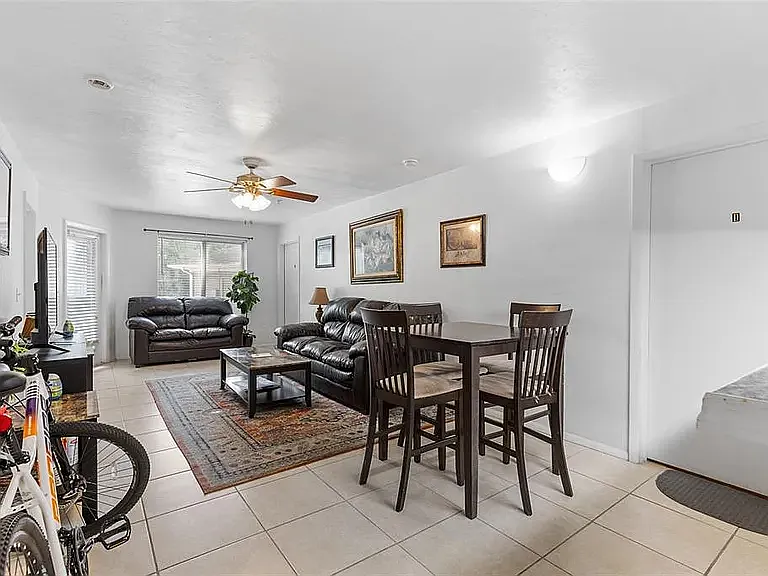 4000 SW 23rd St #4-102 — Photo 2