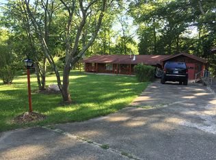 19585 E Lake Site Dr, Hope, IN 47246