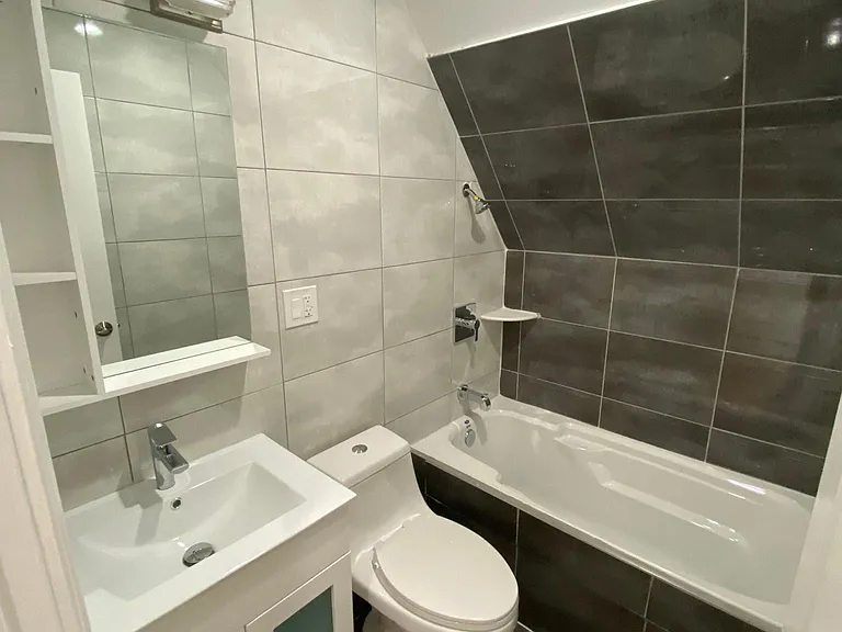 422 Saint Lawrence Ave #2 — Photo 5