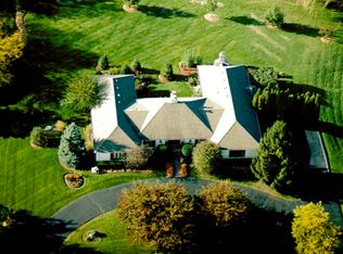 691 Skye Ln, Inverness, IL 60010