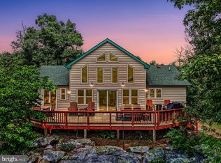 1701 Sparrow Hill Rd, Paw Paw, WV 25434