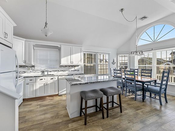 5th image of 4930 Asbury Ave #2
