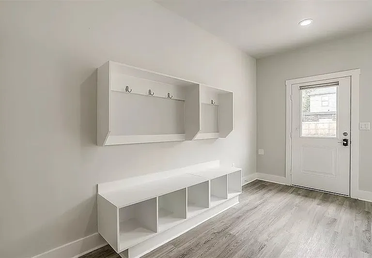 2305 Benbrook Blvd — Photo 4