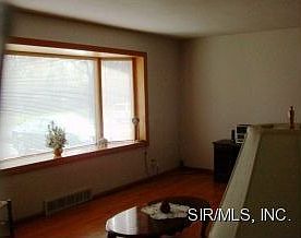5th image of 2599 Waterman Ave