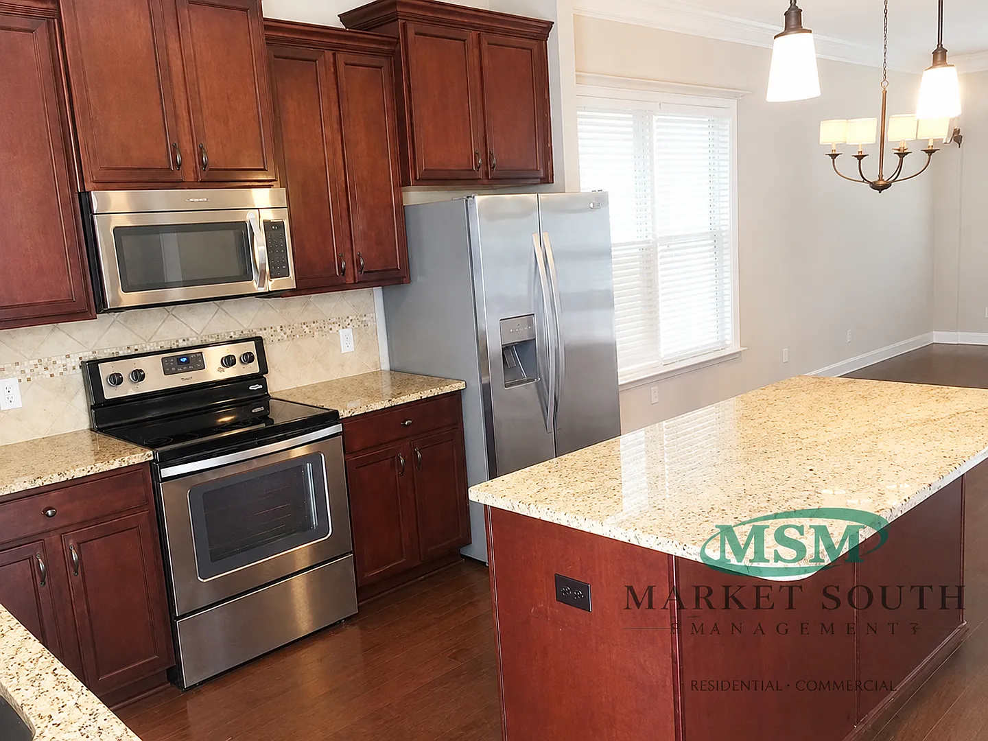 **Application Pending Lovely Home On Lincoln St — Photo 2