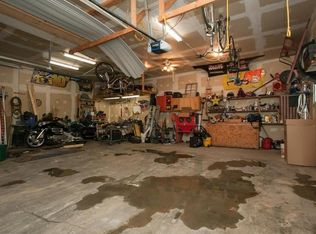 225 Daws Rd, Hiawatha, IA 52233