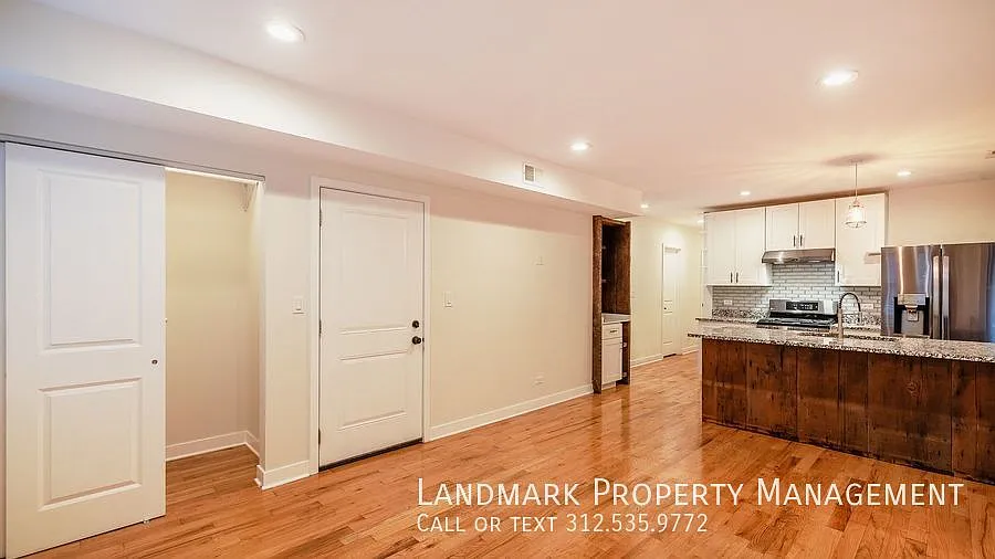 2038 W 21st Street Unit 1 — Photo 4