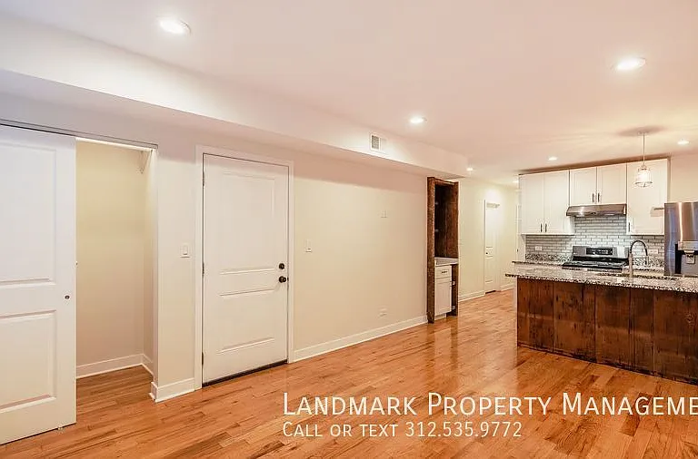 2038 W 21st St #1 — Photo 4