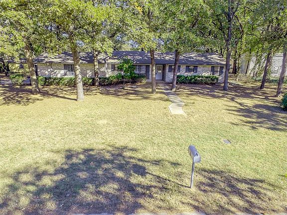 2nd image of 505 Squires Ln