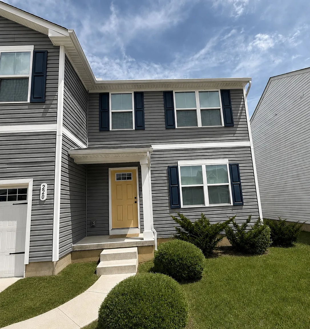 4 bed, 3.5 bath, 2800 sqft, $2,600 — Photo 2