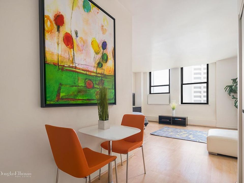 1st image of 3 Hanover Sq APT 4L