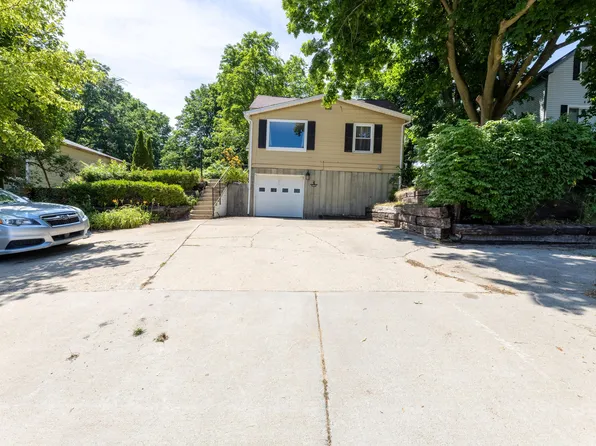 8969 Ferry St, Montague, MI 49437