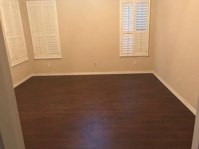 327 Regal Dr — Photo 5