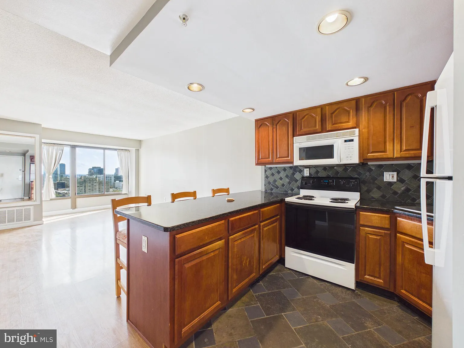 1 bed, 1.0 bath, 506 sqft, $1,795 — Photo 2