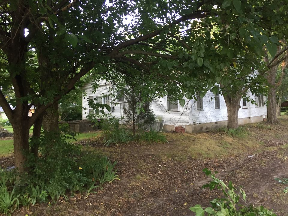 2nd image of 2413 Rosewood St