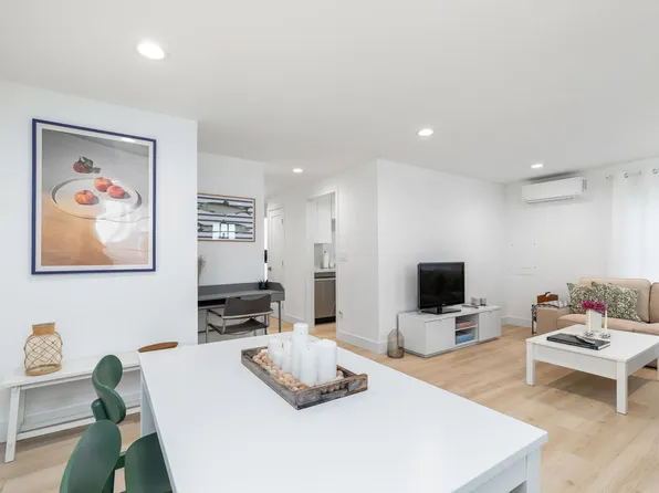 3021 30th Ave W, Seattle, WA 98199