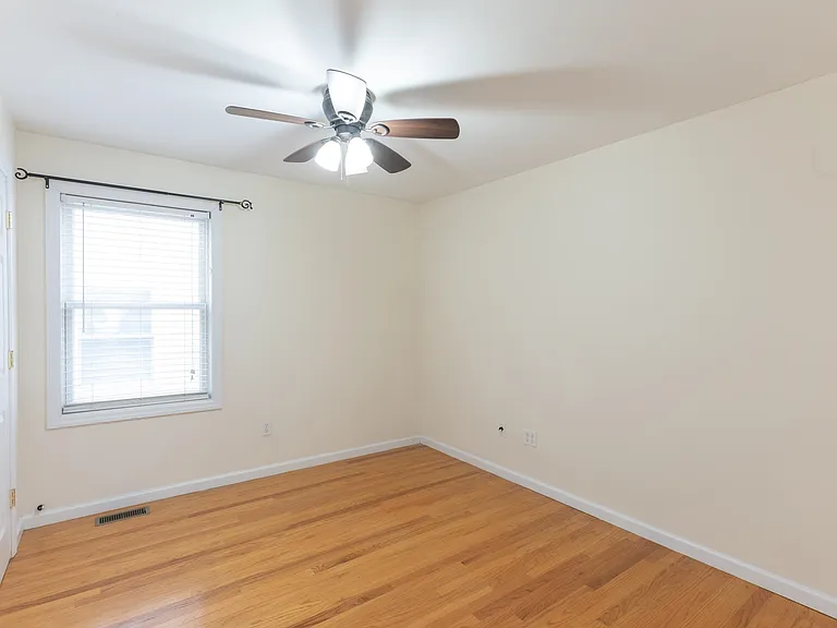 260 Custer Ave #2 — Photo 9