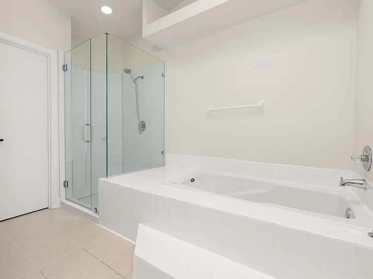 142 Mango Dr — Photo 5