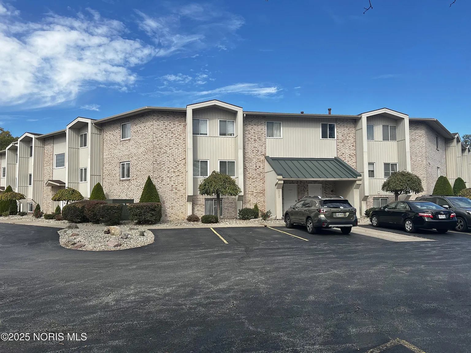 6640 Salisbury Rd APT D208 photo 1